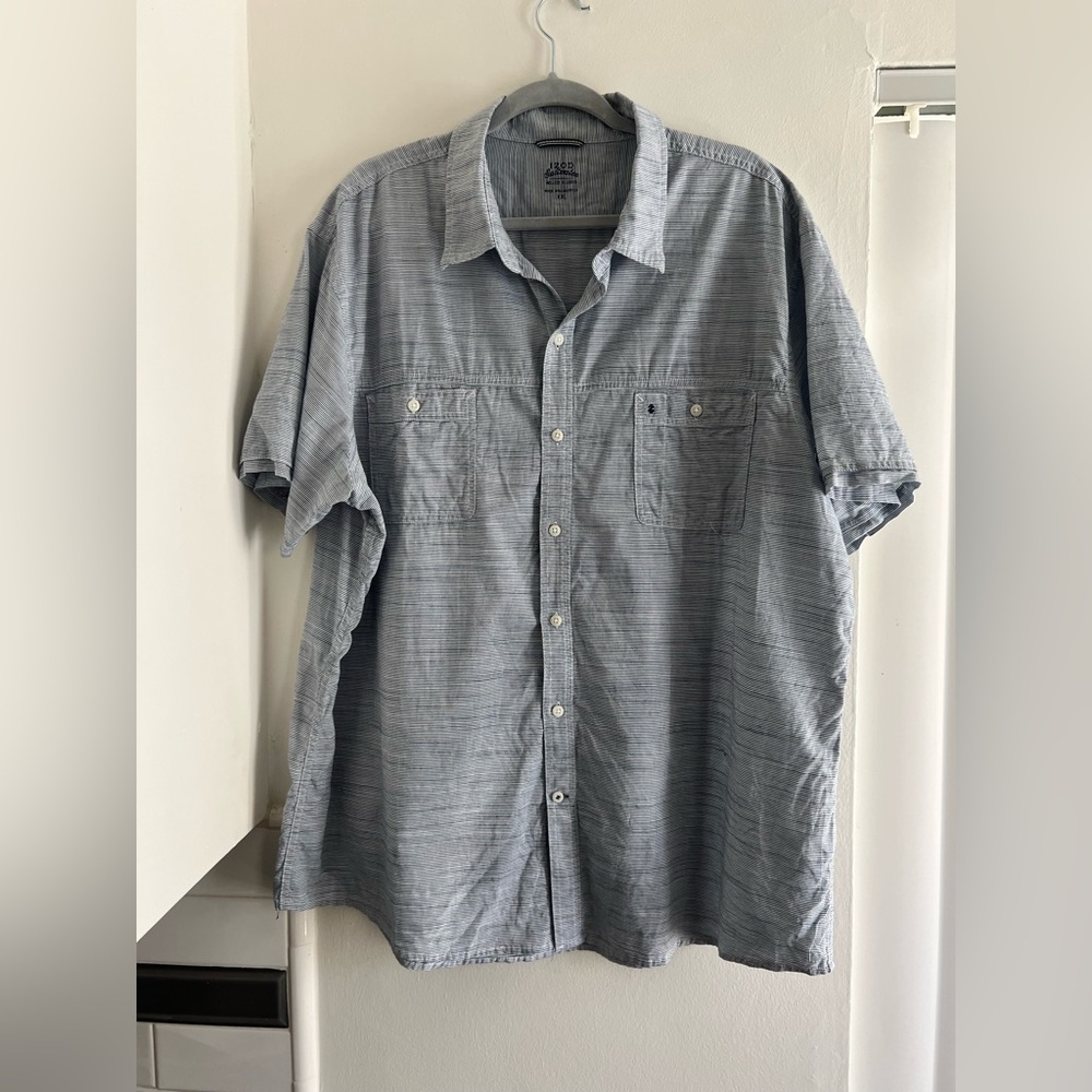 Izod Button down XXL pinstripe Short Sleeve Lacoste